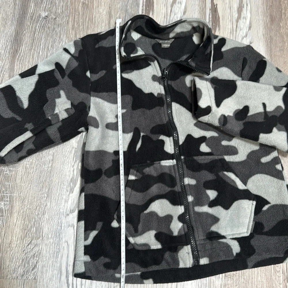 Eddie Bauer Kid's Black and Gray Camo Fleece Jacket Size Medium 10/12